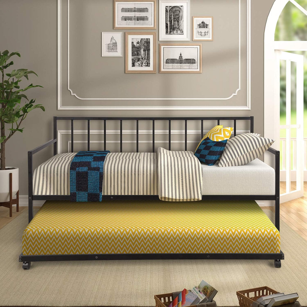 White Twin Size Metal Daybed with Built-in Desk R932156