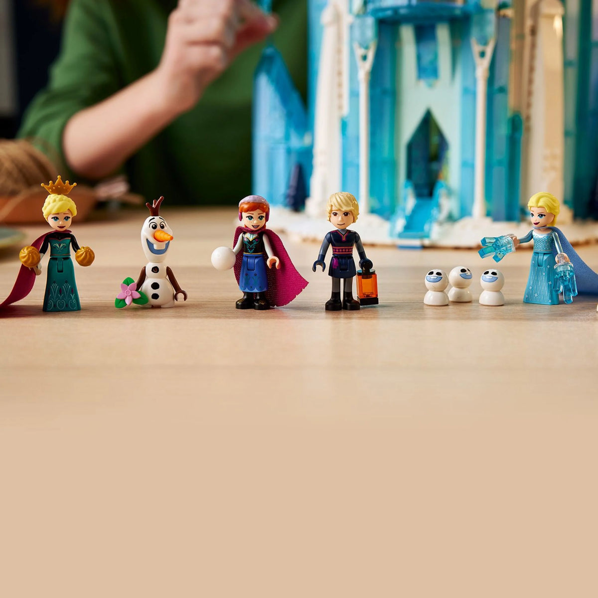 Ice Castle Building Toy with Anna and Elsa Mini Doll Figures I72119
