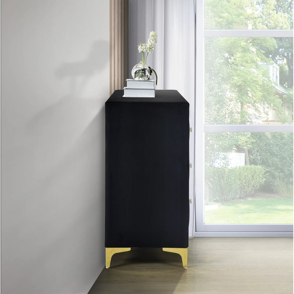 Velvet 6 Drawer Dresser with Gold Legs and Trim Q26144
