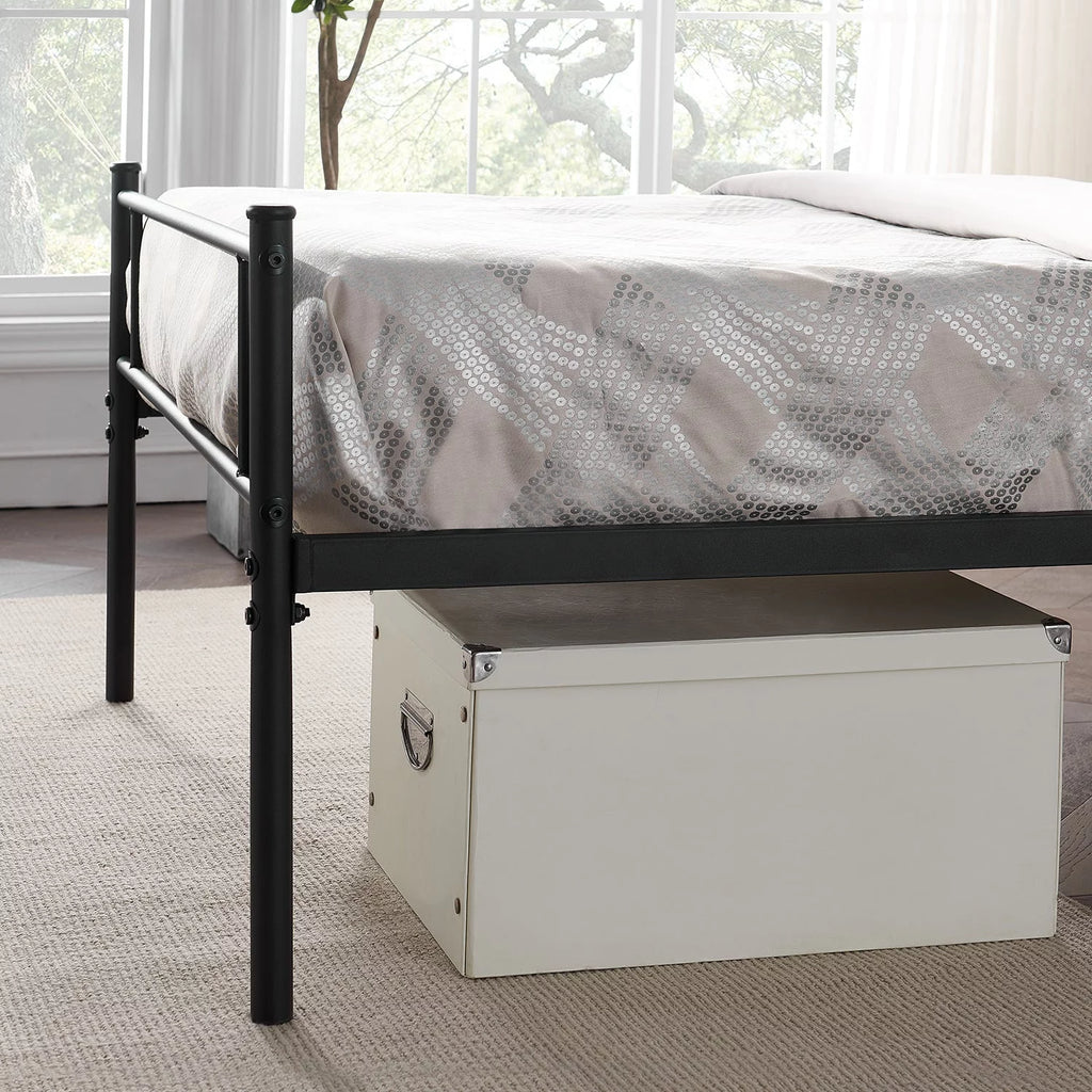 3-Piece Bedroom Set Metal Bed Frame and 2 Nightstand U184
