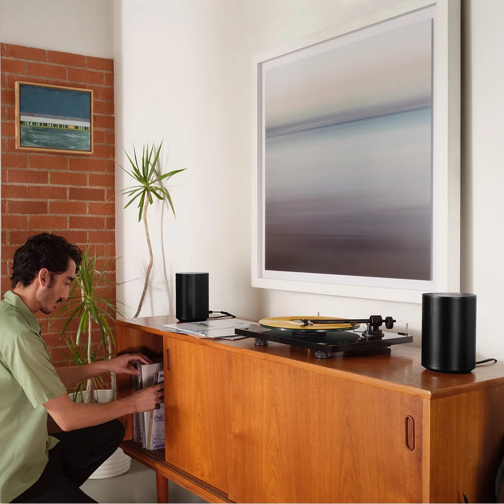 Black Wireless Smart Speaker with Bluetooth F647
