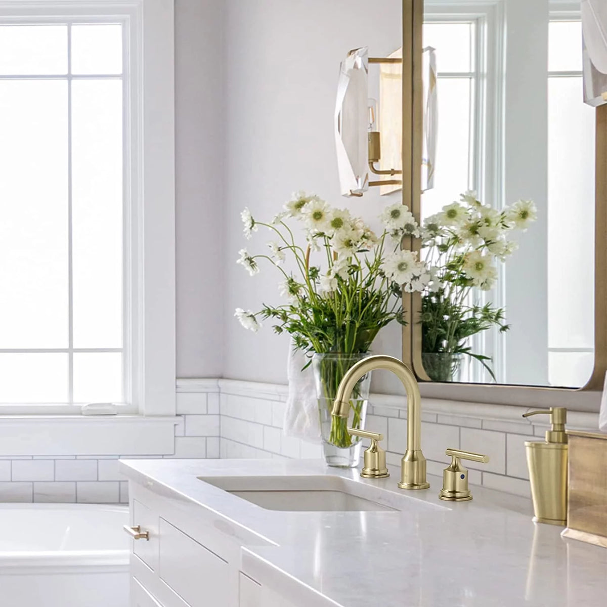 Widespread 3 Hole 2 Handles Bathroom Faucet N38702