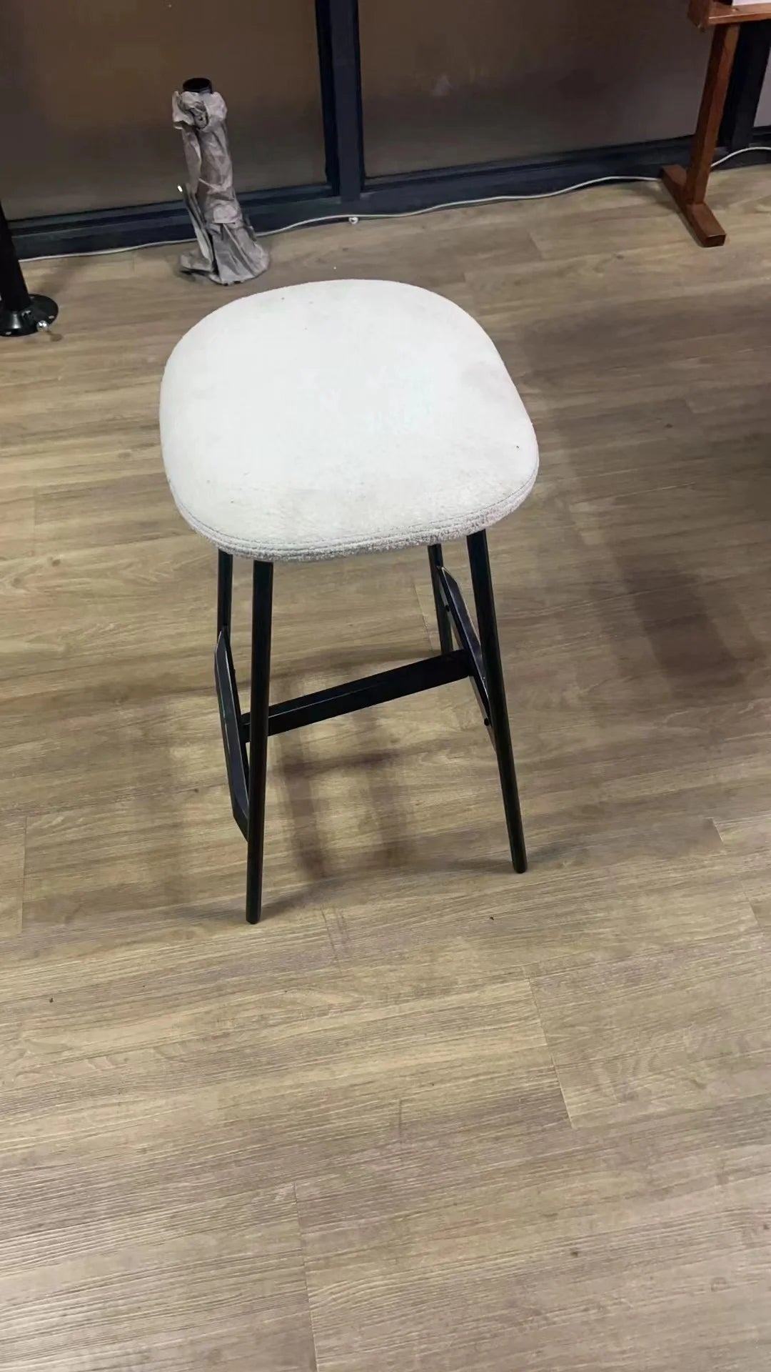 Bonded Leather Armchair with Metal Legs G18932