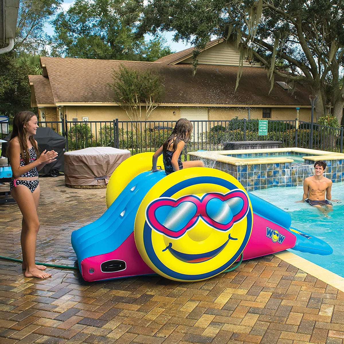 Inflatable Water Slide with Sprinklers X939