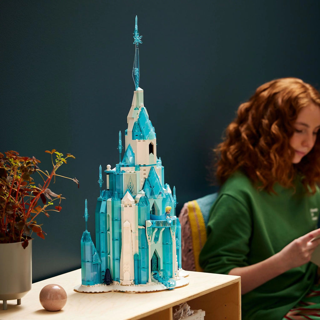 Ice Castle Building Toy with Anna and Elsa Mini Doll Figures I72119