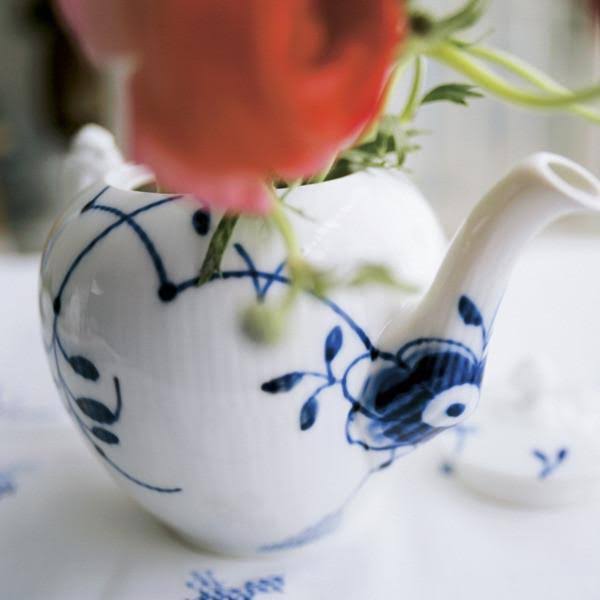 Blue Fluted Mega Teapot Q147