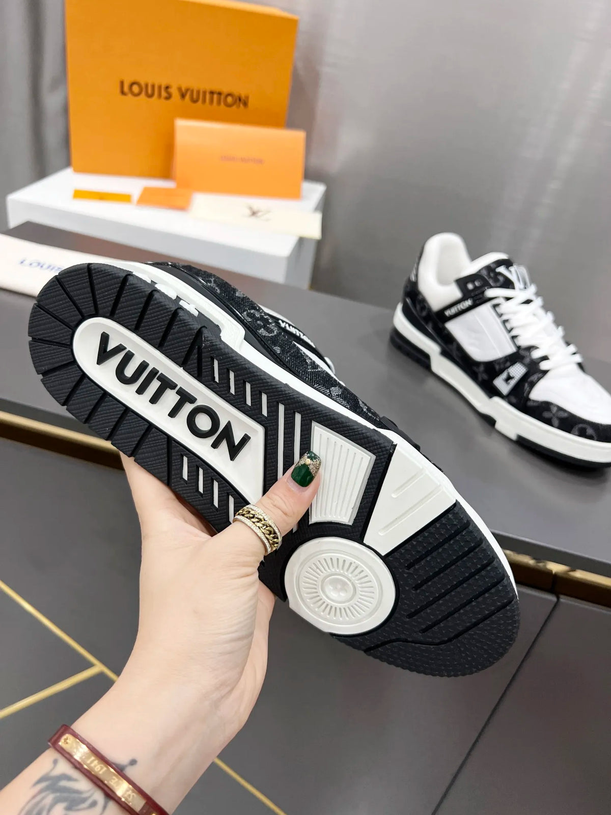 Leather Low Trainers Black Y64143