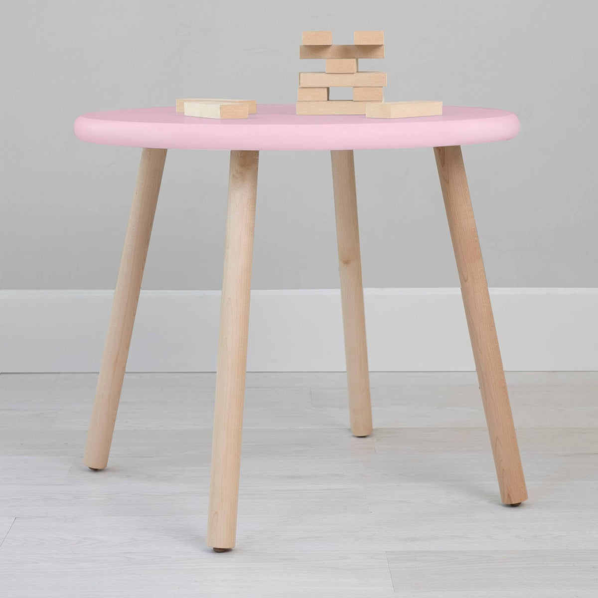 30x22 Round Kids Table in Maple/Pink F307979